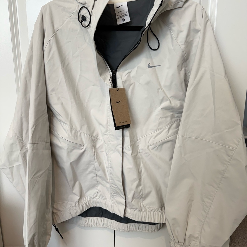 Nike Women's Light Gray Ski Jacket